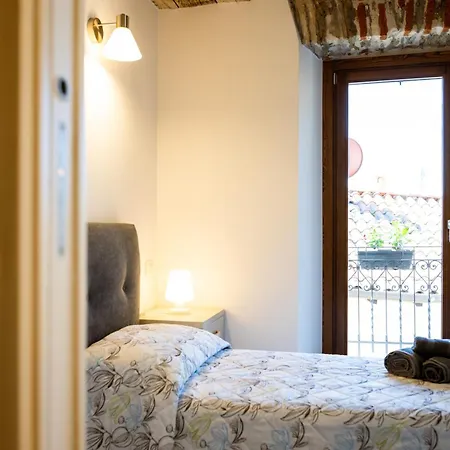 Casa Sina -la Nel Borgo Feriehus *