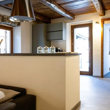 Casa Sina -la Nel Borgo Feriehus Massino Visconti