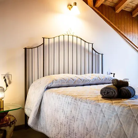 Casa Sina -la Nel Borgo Dom wakacyjny Massino Visconti