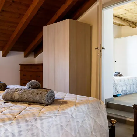 Feriehus Casa Sina -la Nel Borgo *