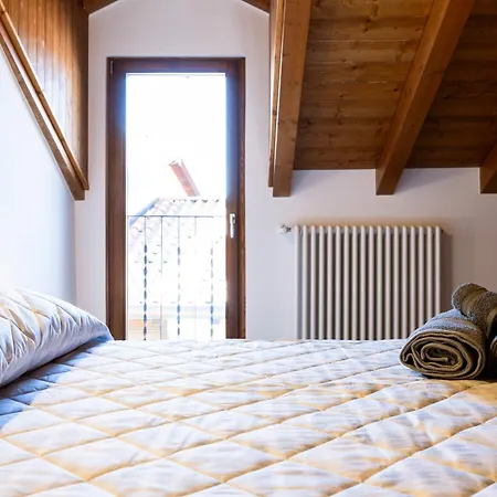 Casa Sina -la Nel Borgo Dom wakacyjny Massino Visconti