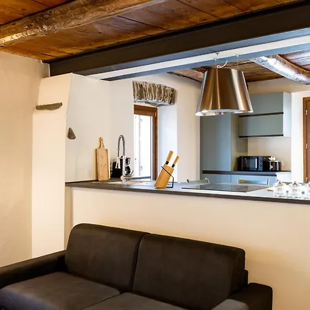 Casa Sina -la Nel Borgo Feriehus *