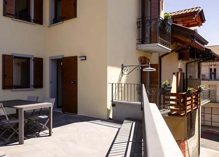 Casa Sina -la Nel Borgo * Massino Visconti