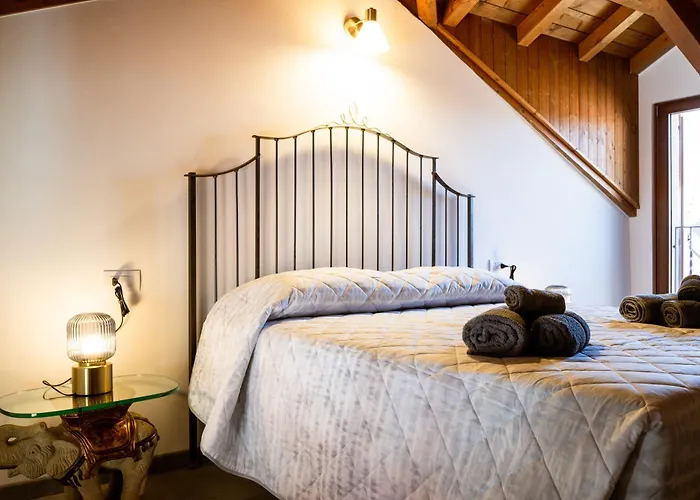 Casa Sina -la Nel Borgo Holiday home Massino Visconti