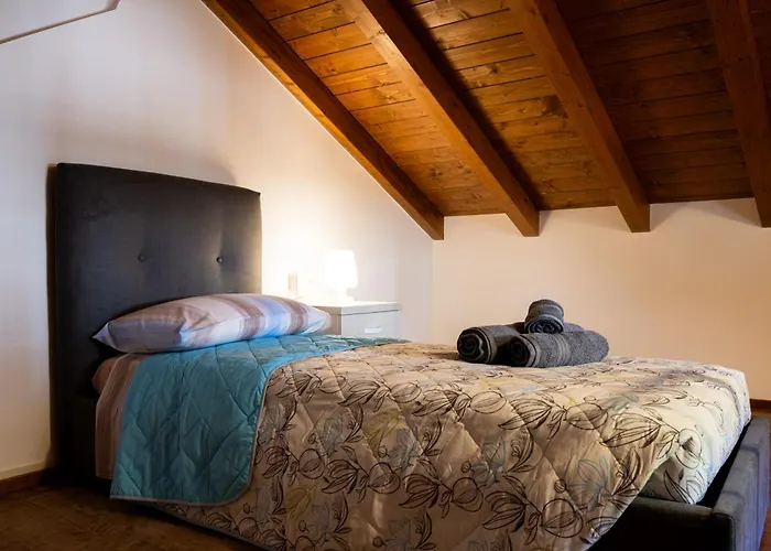 Casa Sina -la Nel Borgo Massino Visconti